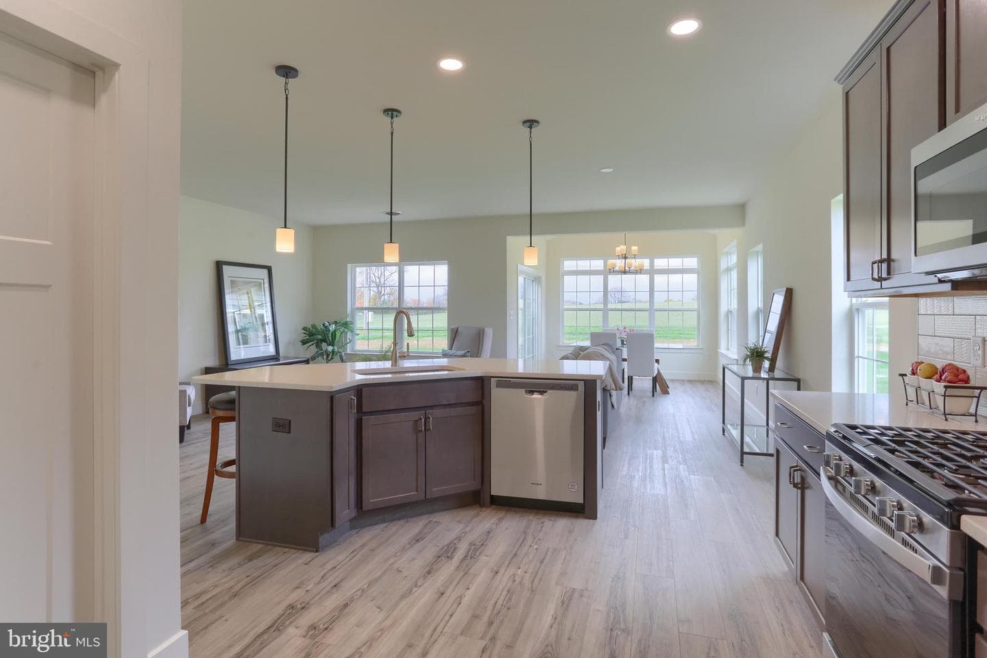 01 Gardenia Lane photo 4