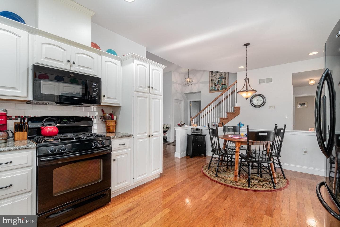 1046 Alden Way photo 14
