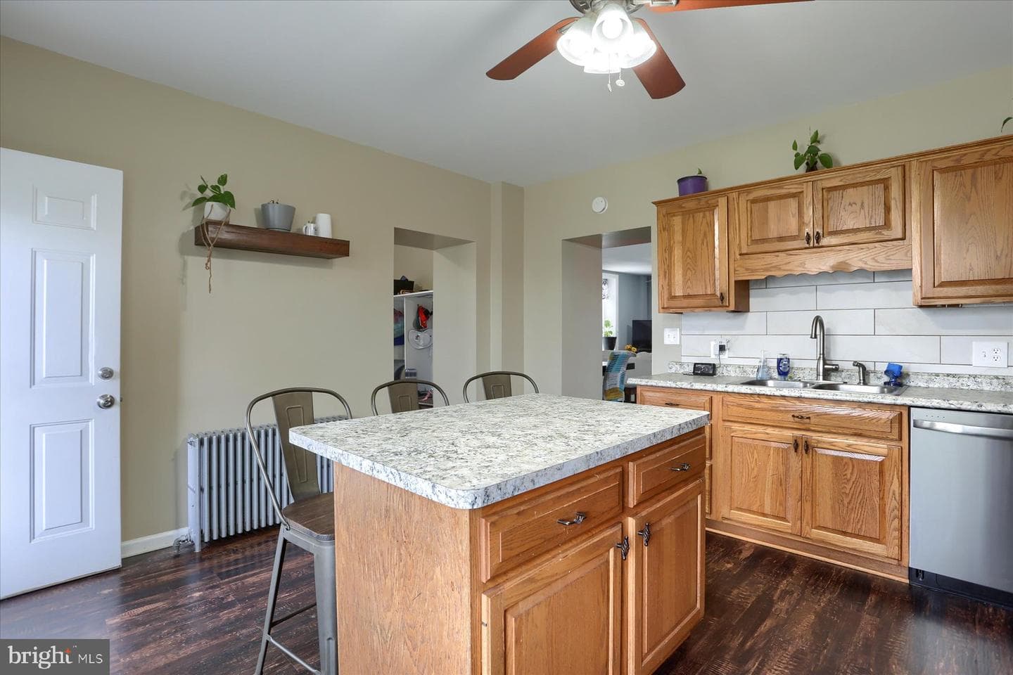 448 E Maple Street photo 10