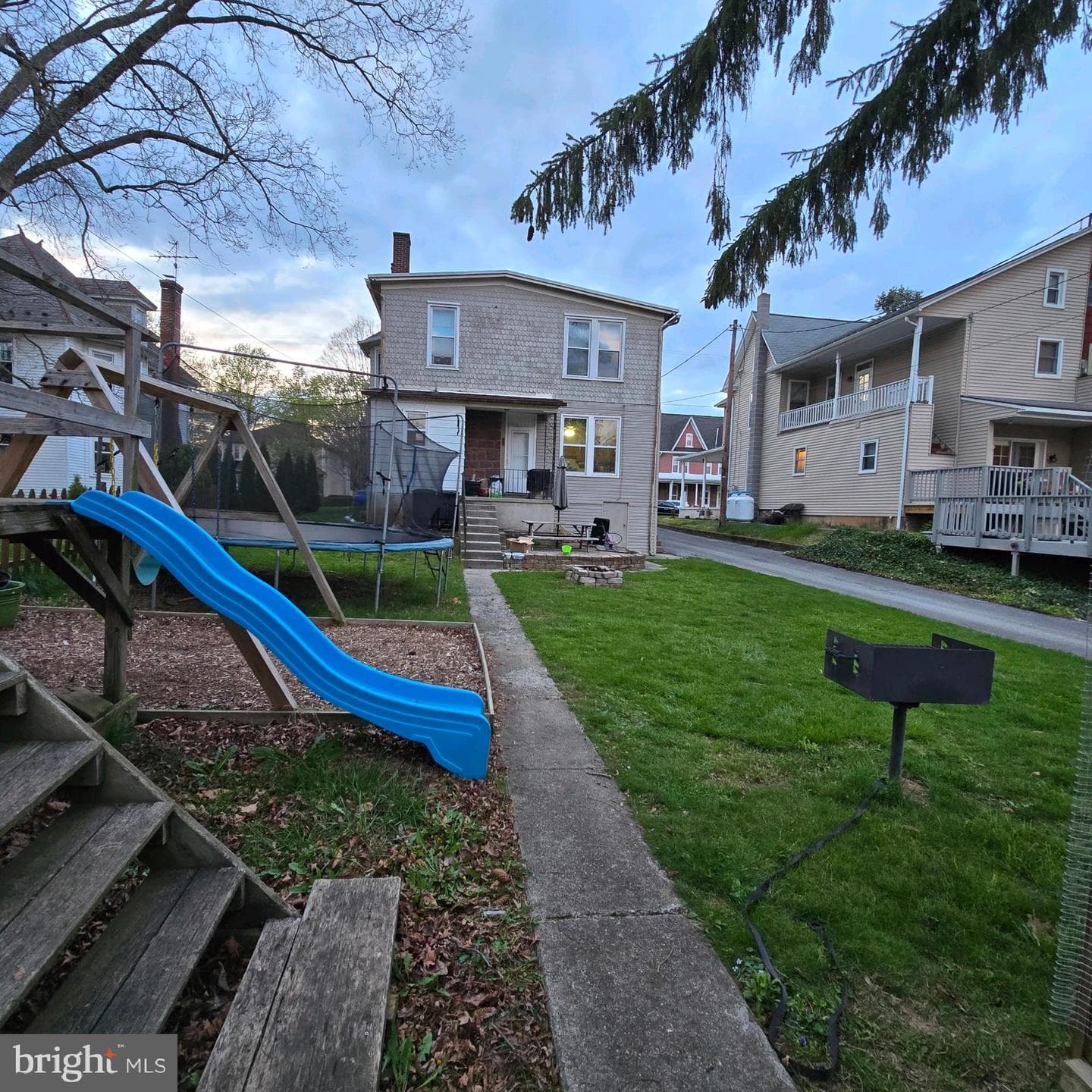 448 E Maple Street photo 25
