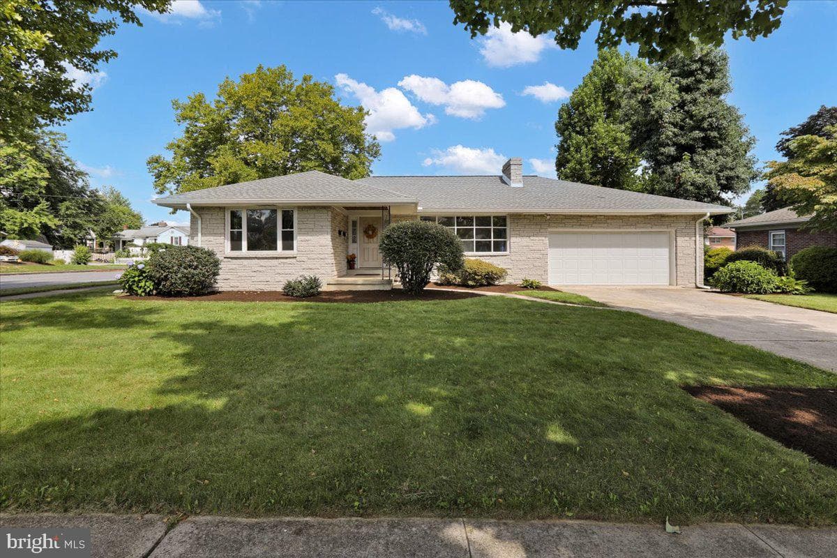 505 E Walnut Street photo 1