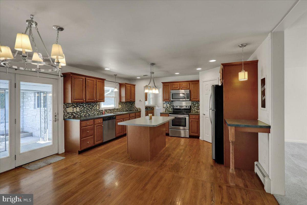 505 E Walnut Street photo 16