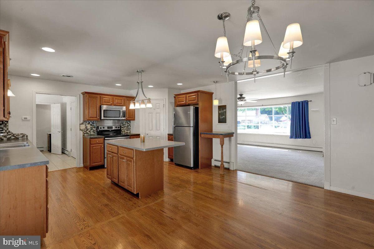 505 E Walnut Street photo 17