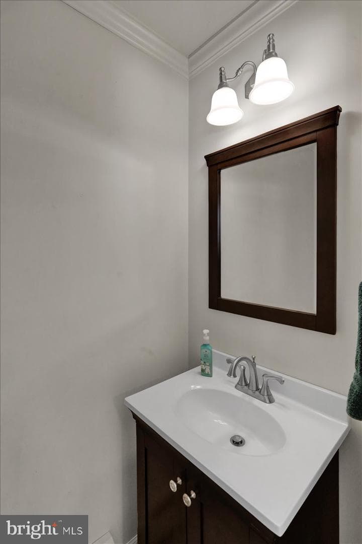 505 E Walnut Street photo 23