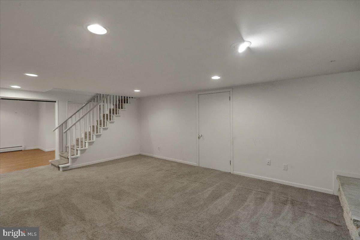 505 E Walnut Street photo 32