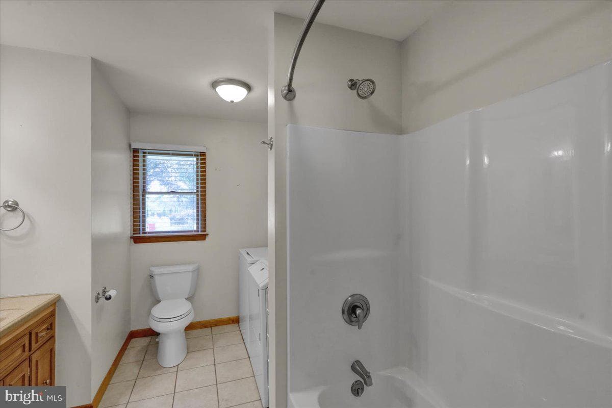 505 E Walnut Street photo 50