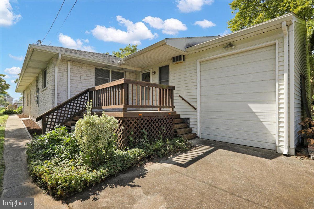 505 E Walnut Street photo 9
