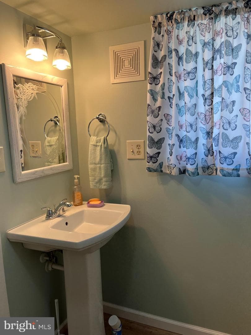 28 N Railroad Street photo 15