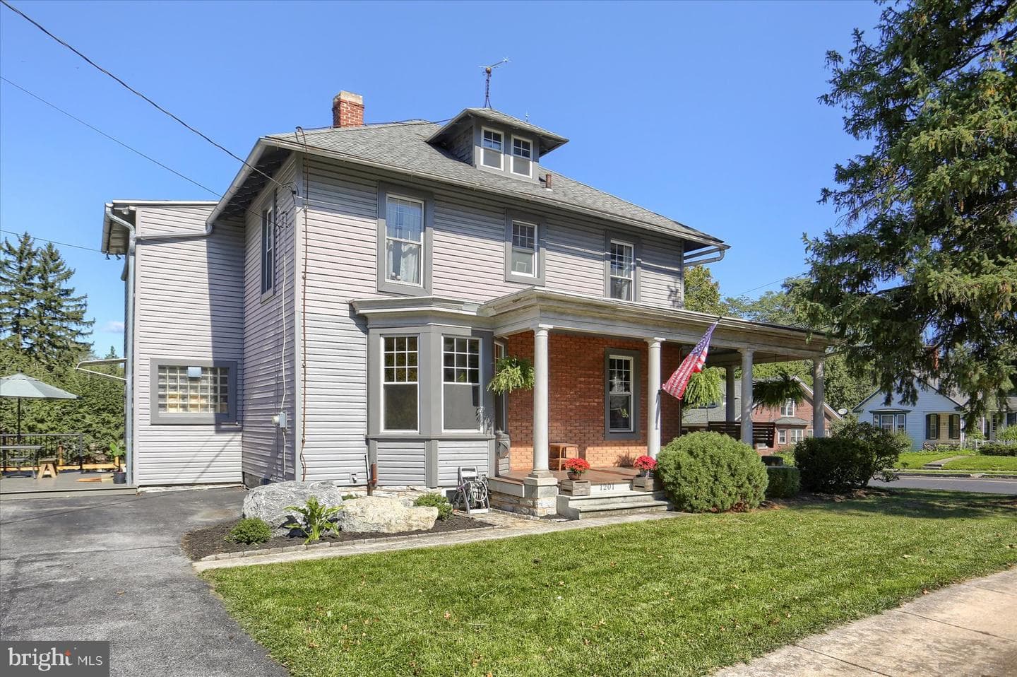 1201 Colebrook Road photo 1