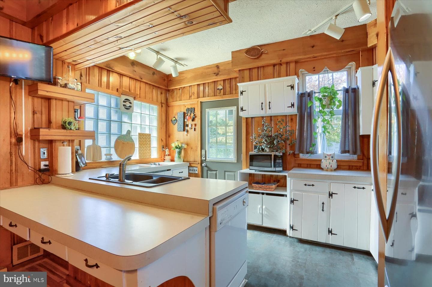 1201 Colebrook Road photo 4