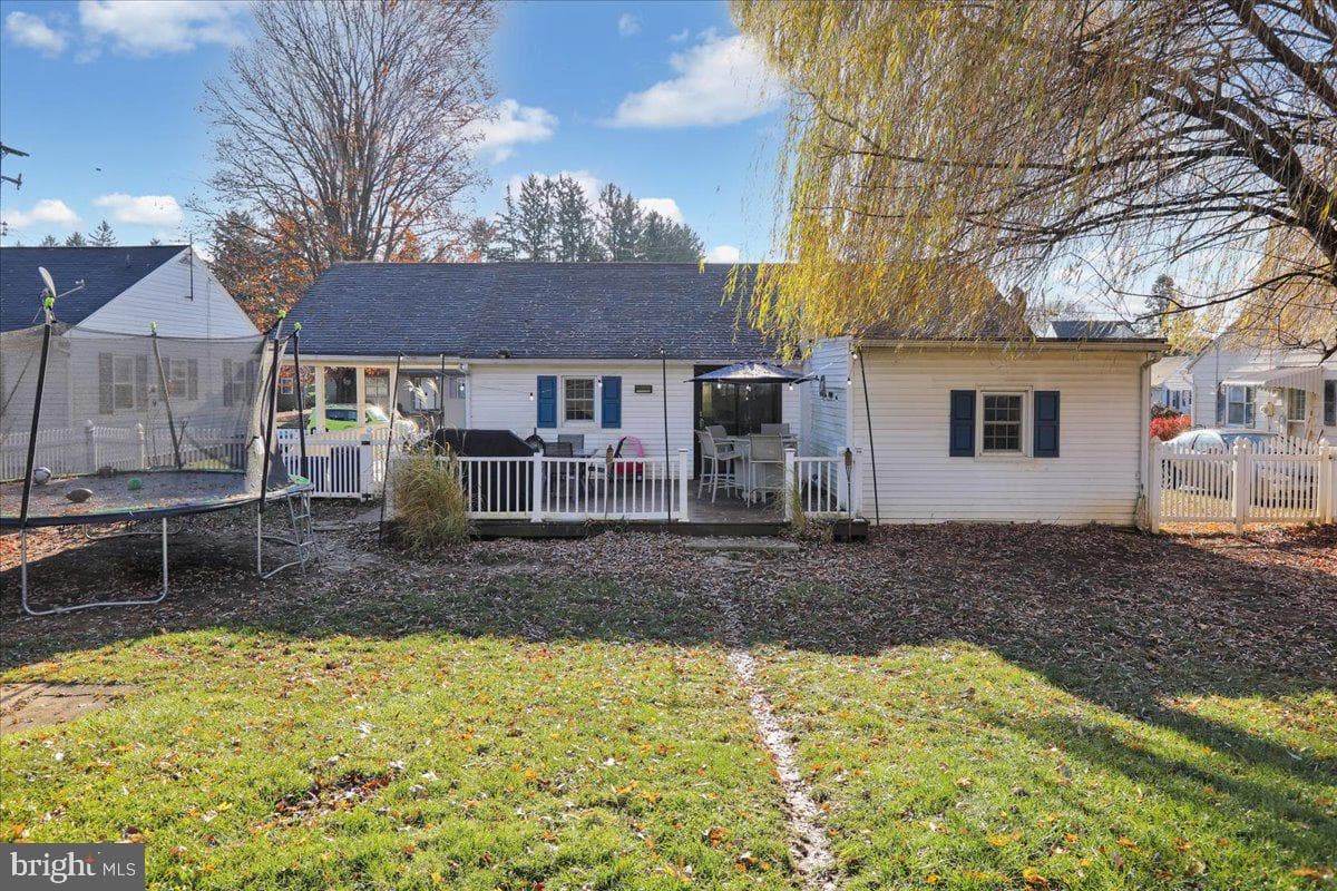 737 W Oak Street photo 28