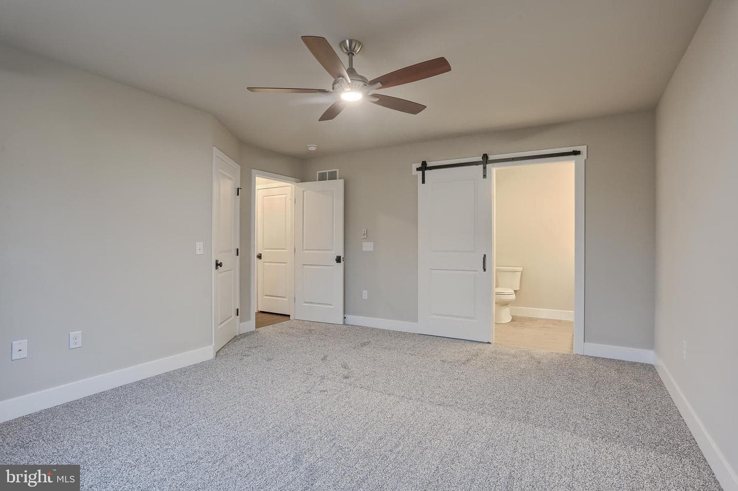 016 Rolling Meadow Road photo 18