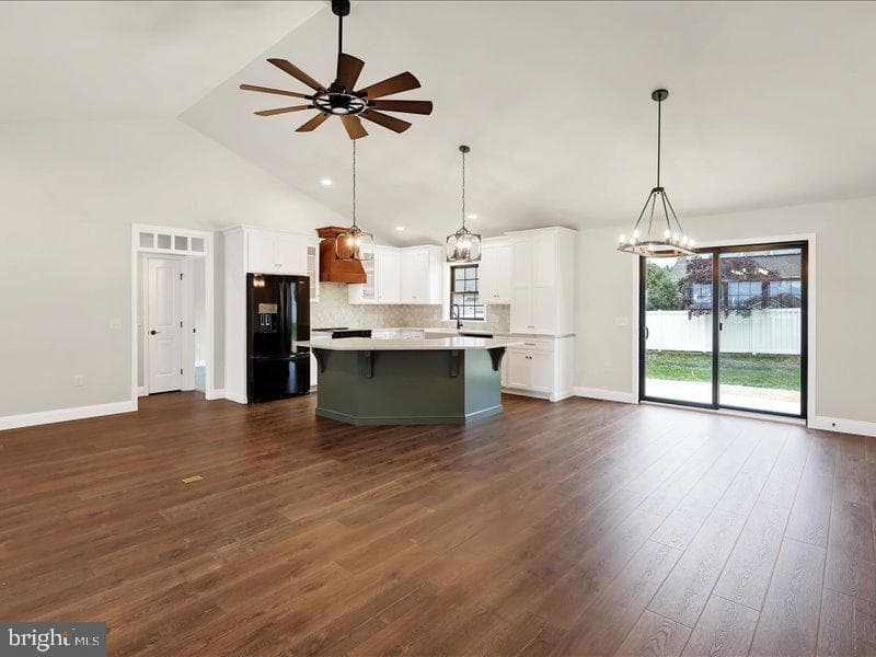 013 Rolling Meadow Road photo 11