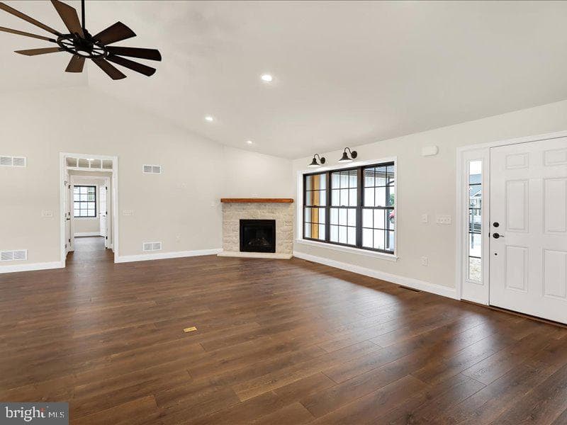 013 Rolling Meadow Road photo 15