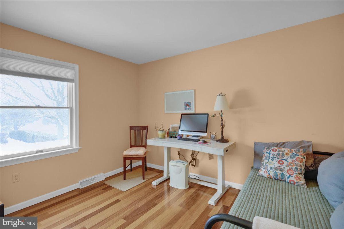 141 Oak Lane photo 26
