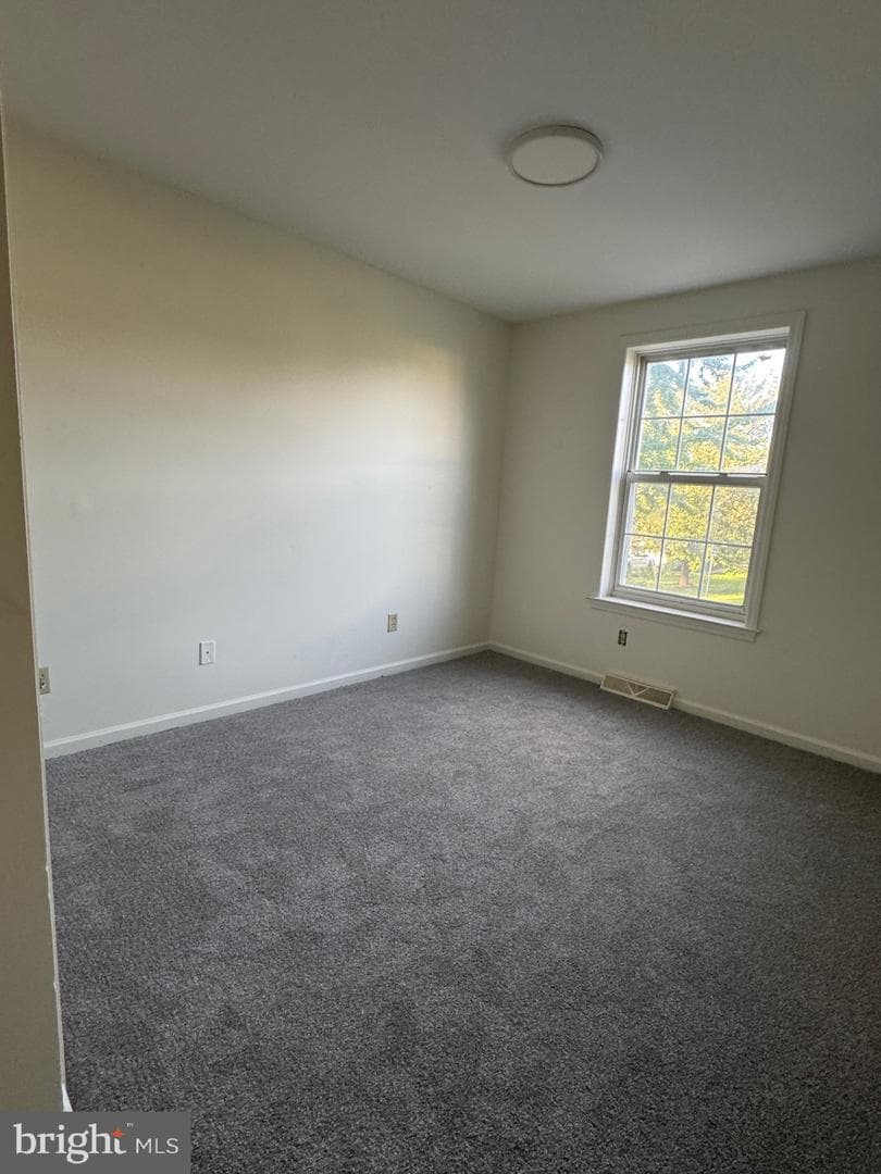 6 Laurel Lane photo 5