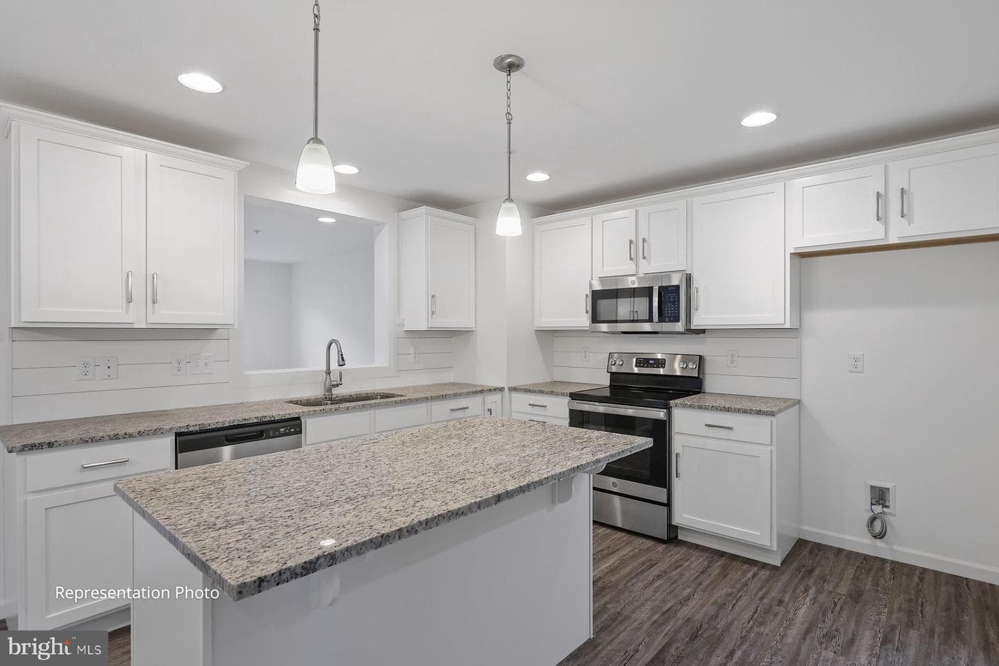 144 Beech Tree Court photo 2