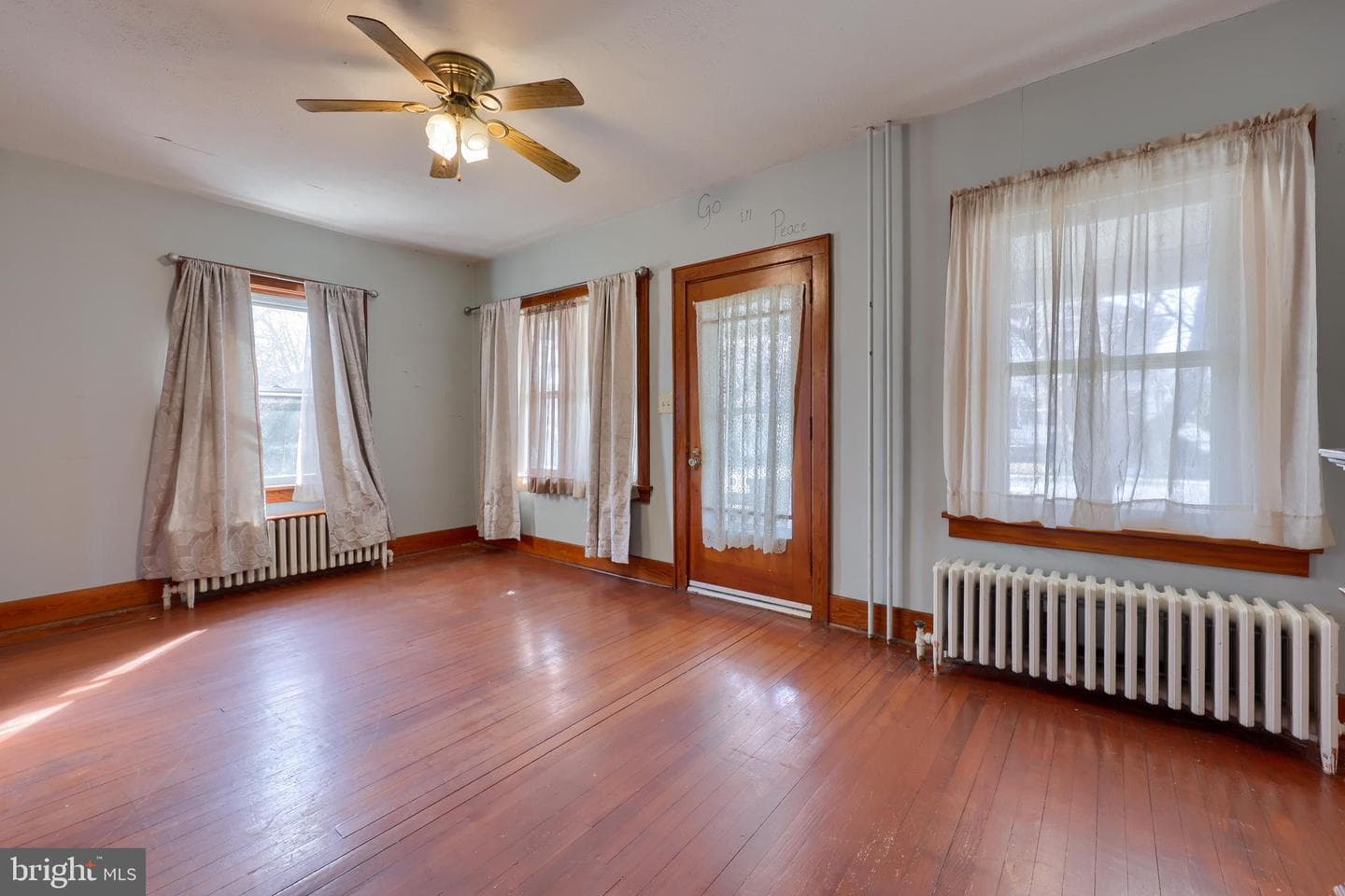 11 E Poplar Street photo 12