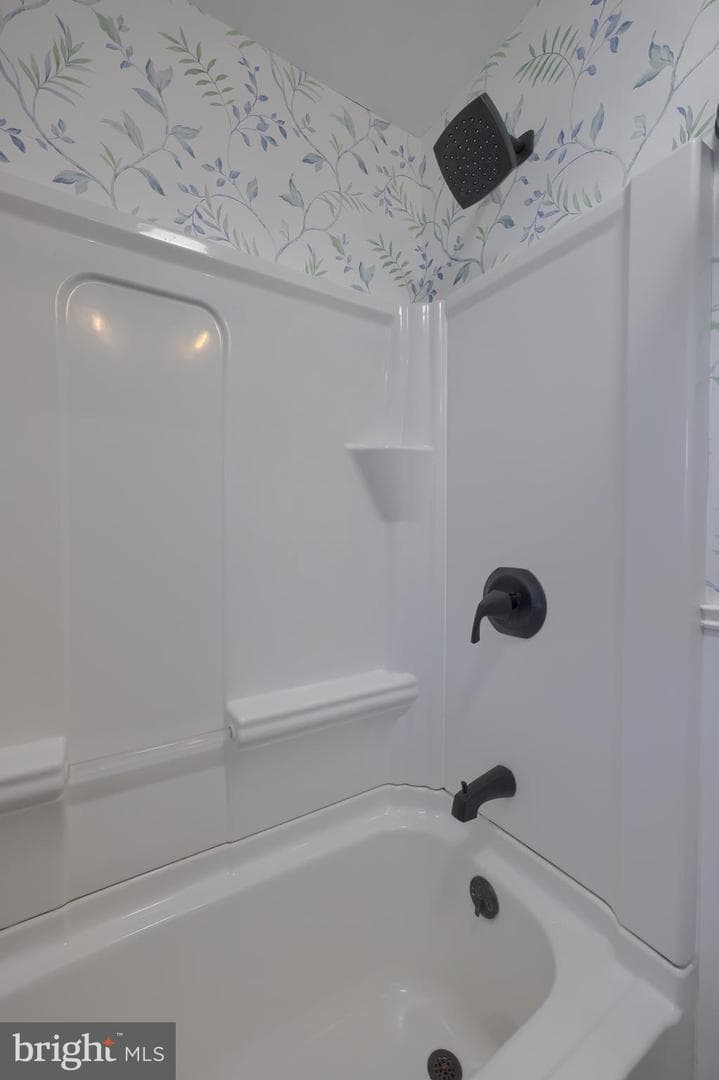 11 E Poplar Street photo 22