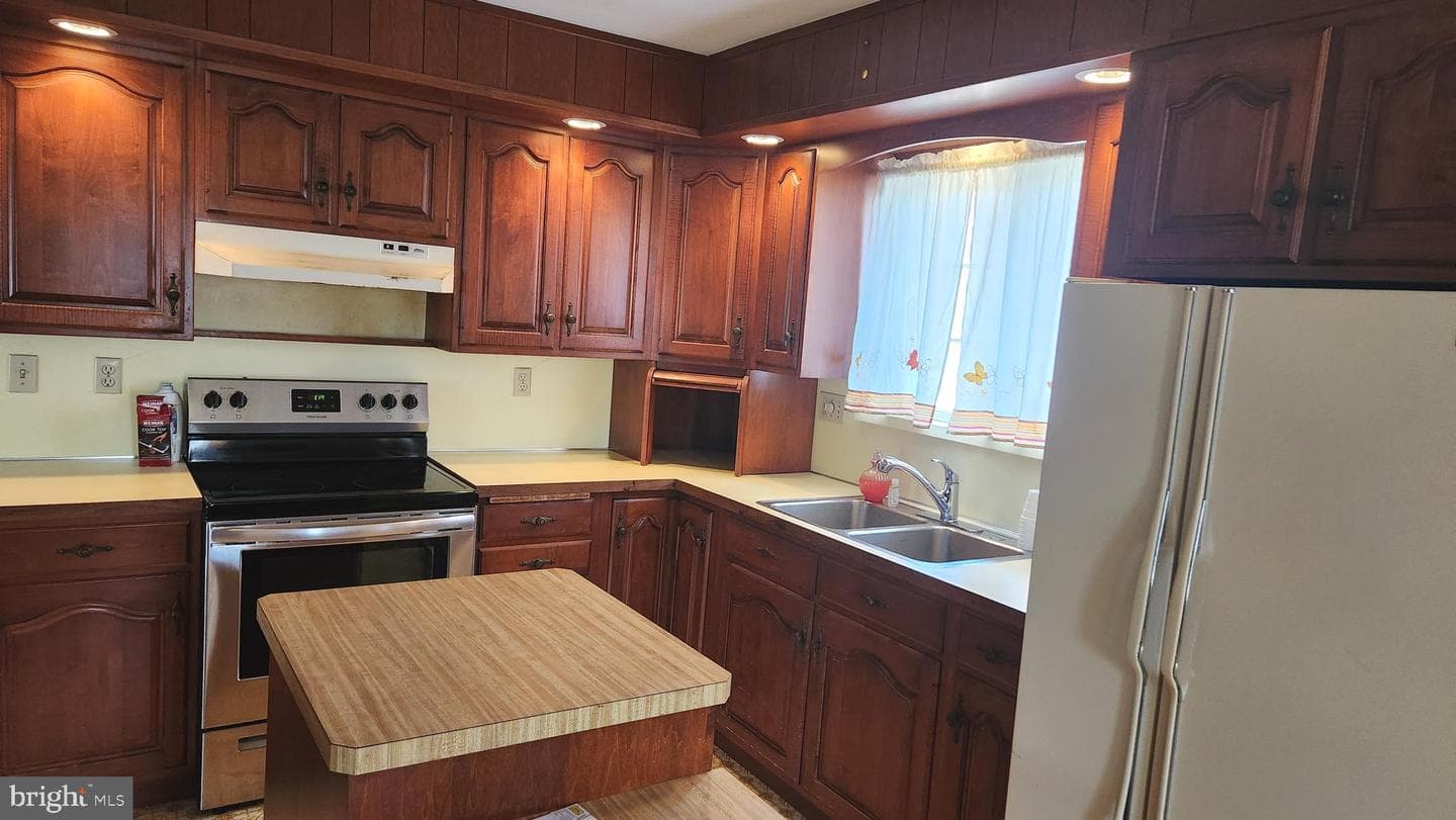 124 Maple Street photo 6