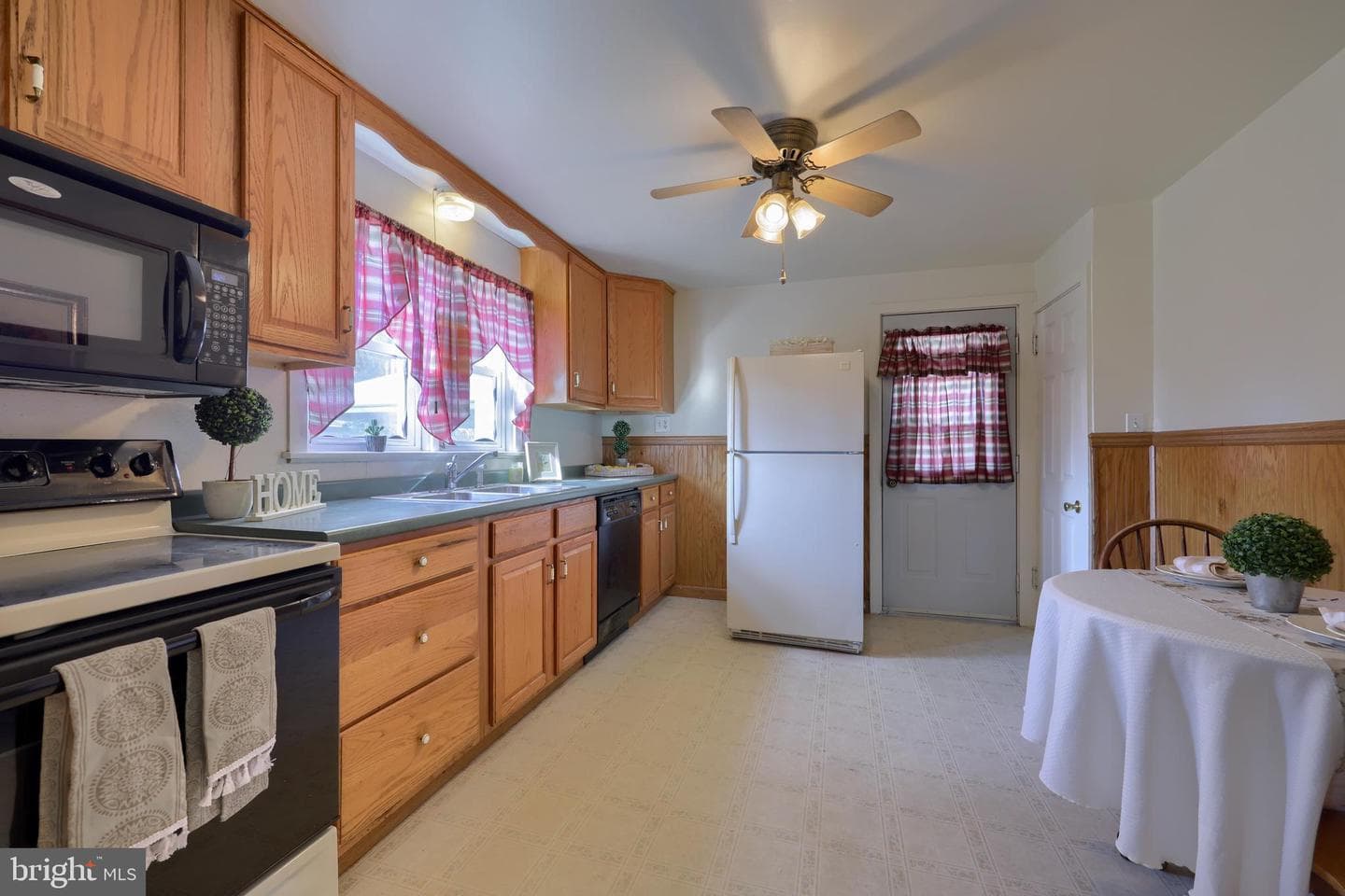 727 N Hanover Street photo 15