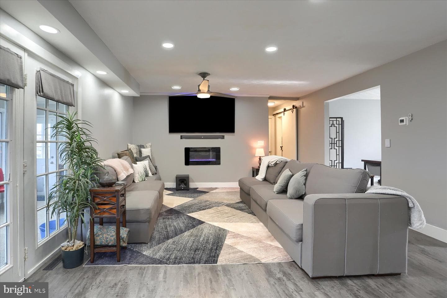 11 Stafford Drive photo 3