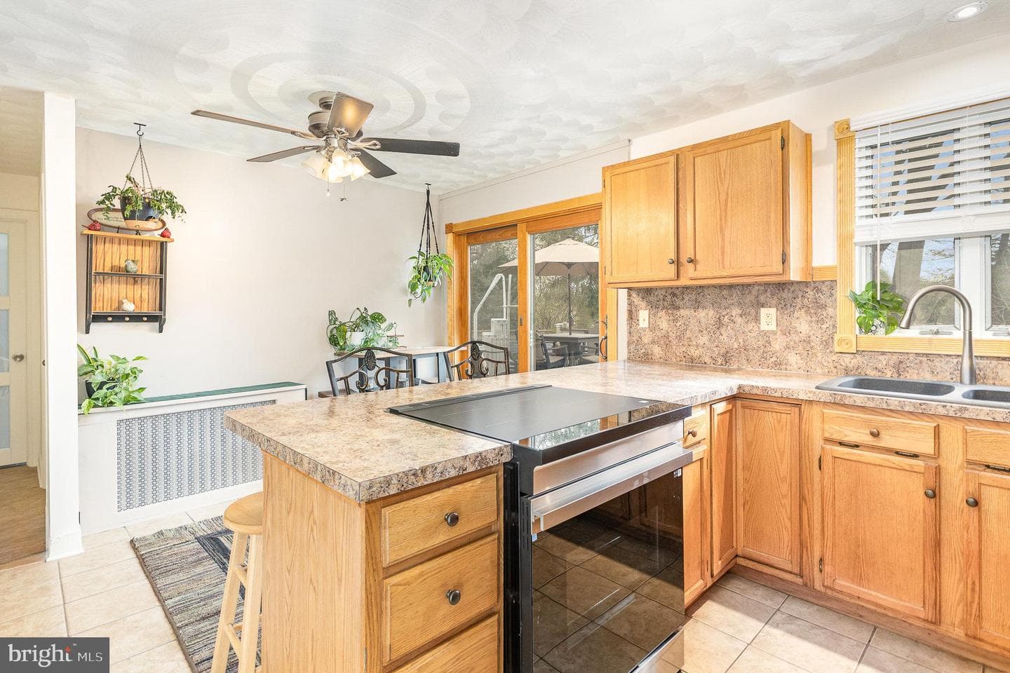 706 Smith Avenue photo 3