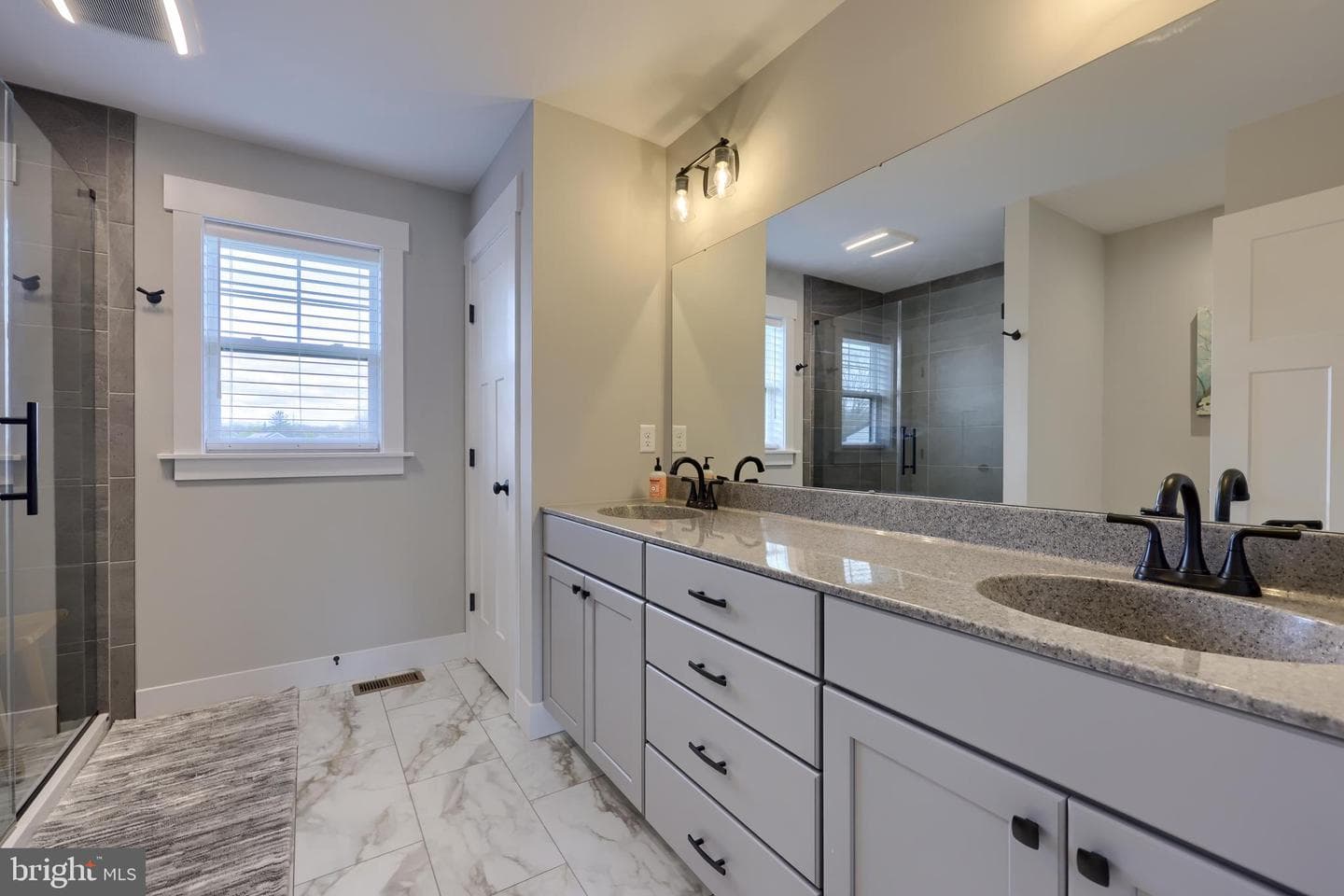 9 Willow Street photo 34