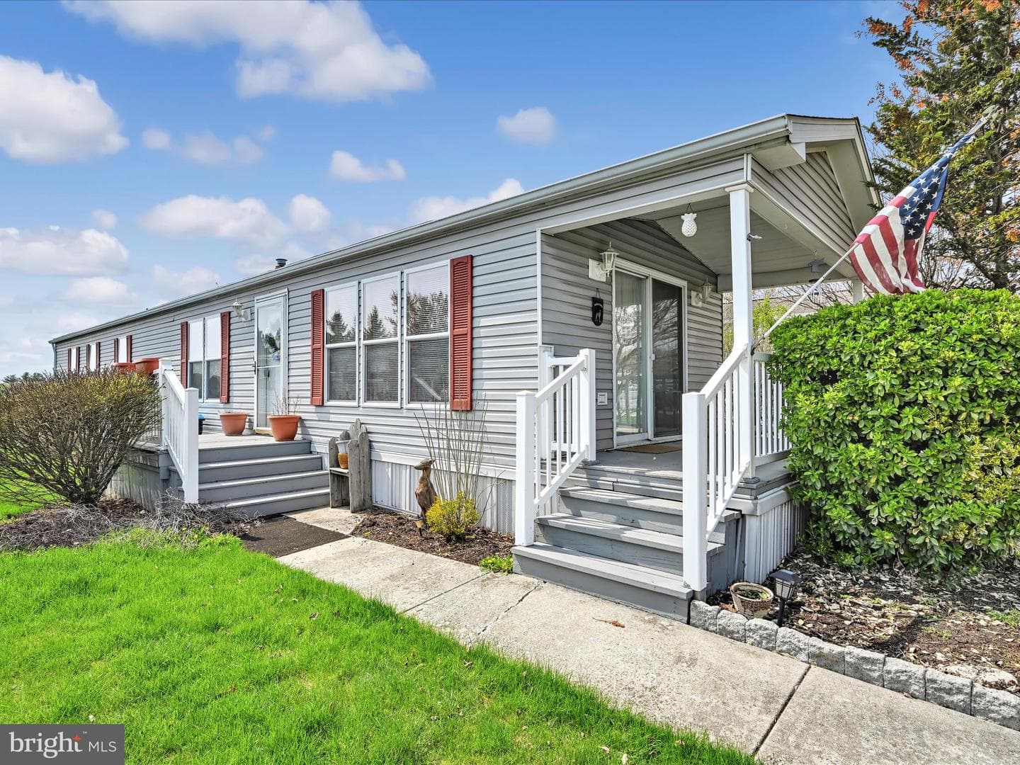 260 W Cedar Street photo 1