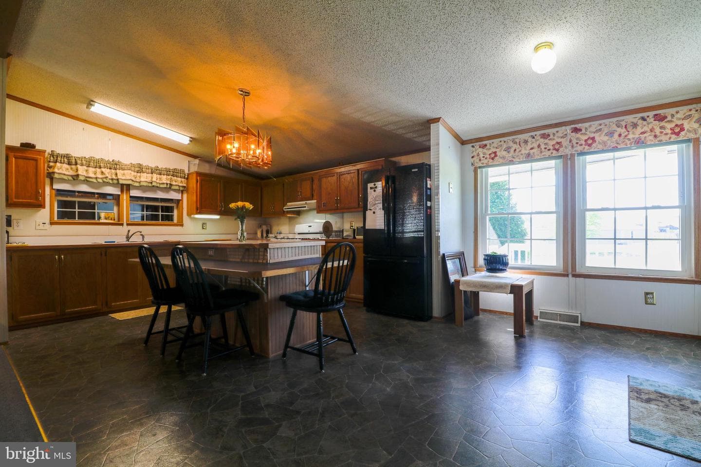218 W Spruce Street photo 16