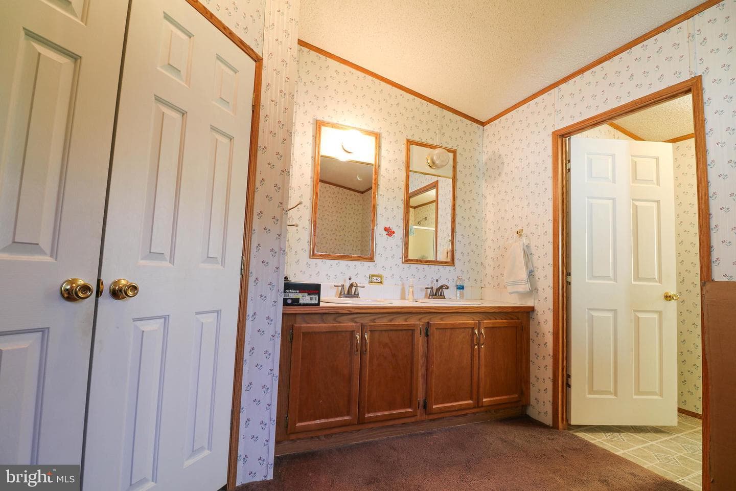 218 W Spruce Street photo 30