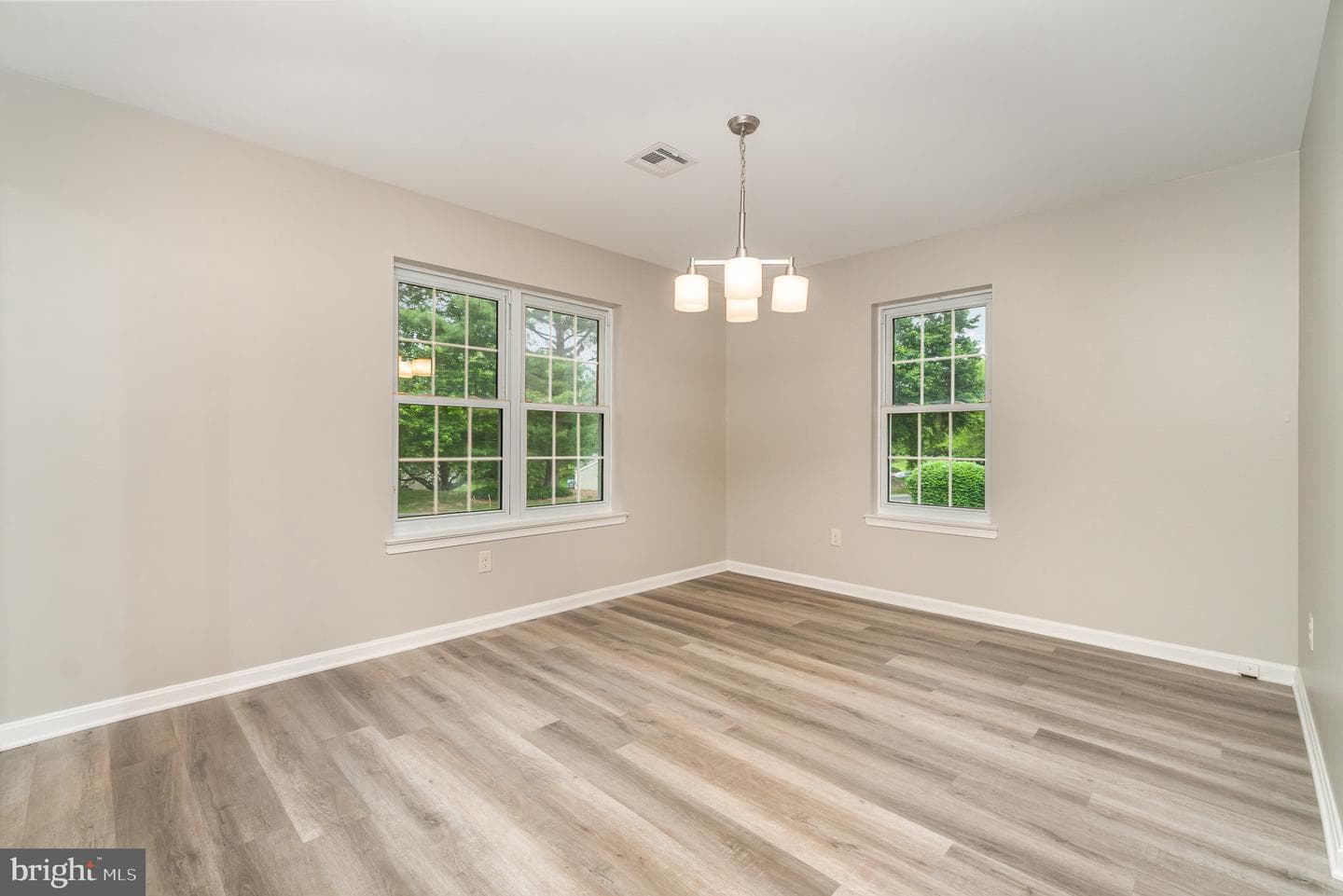 1201 Cambridge Court photo 6