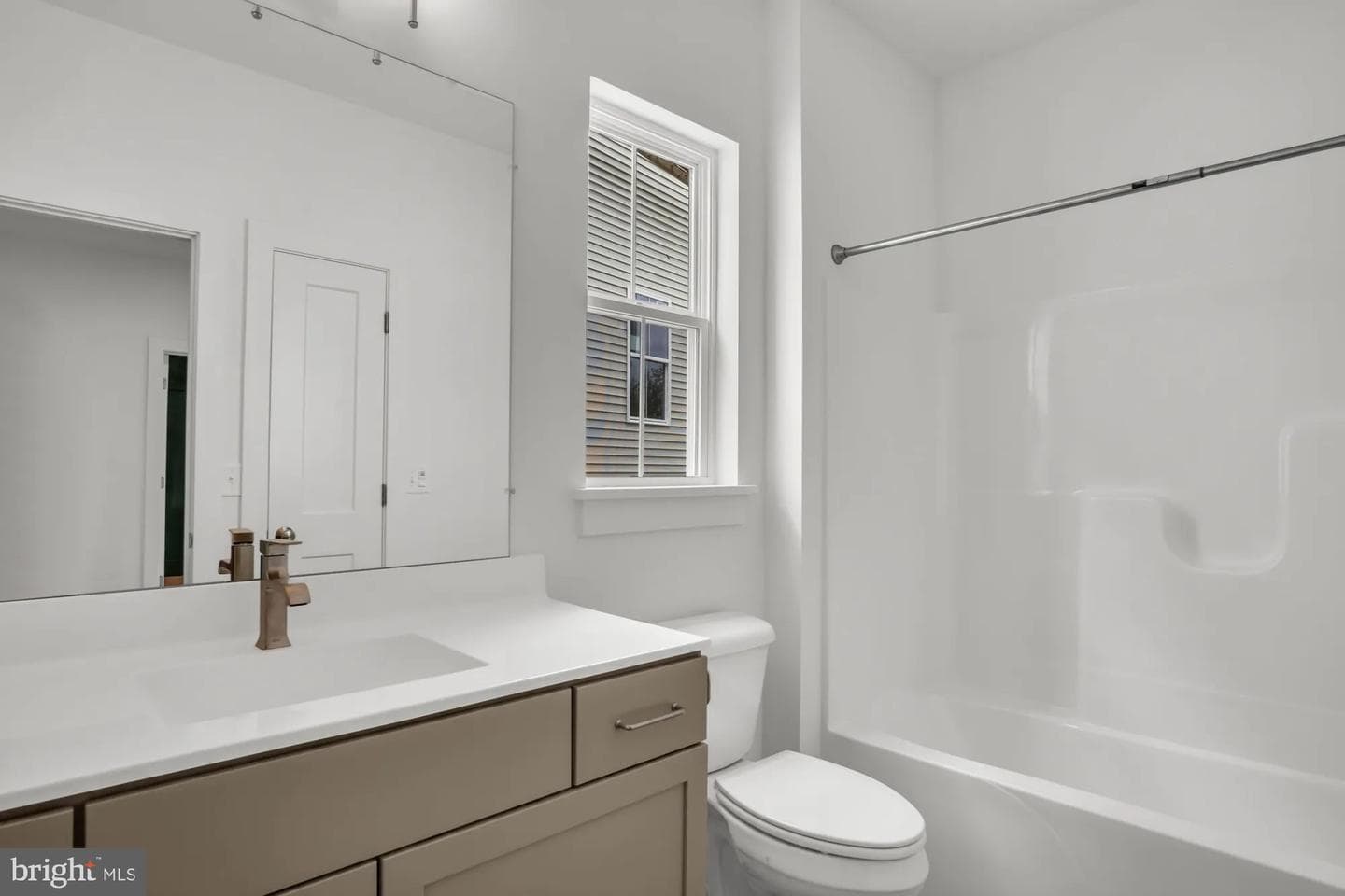 918 N Lincoln Street #004-02 photo 8