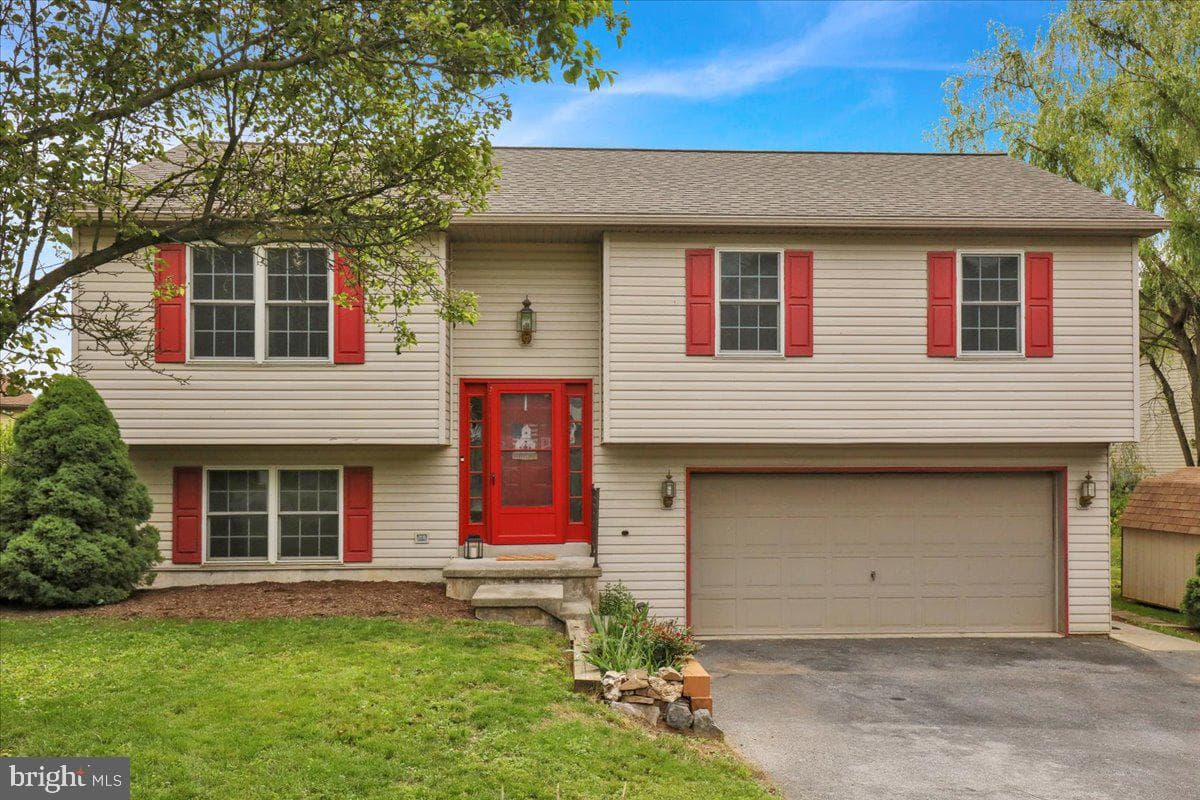 2304 Nancy Lee Avenue photo 1