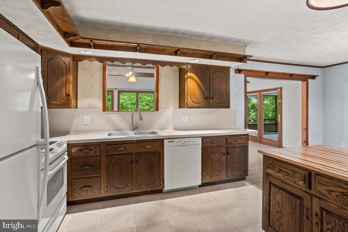 102 Ironmaster Road photo 9