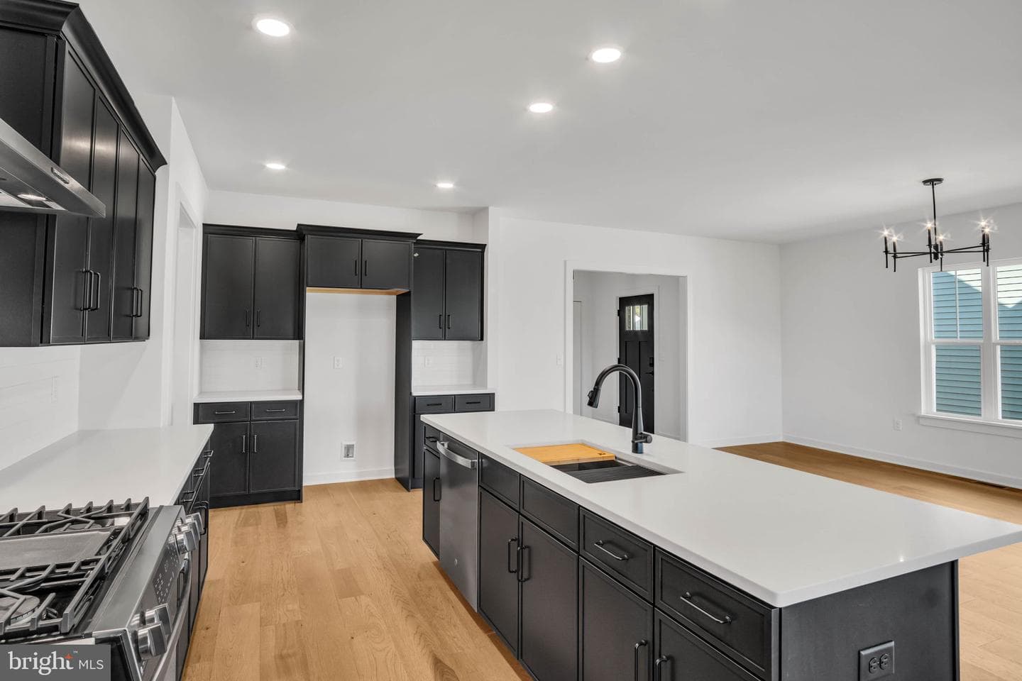 117 Bellflower Avenue photo 3