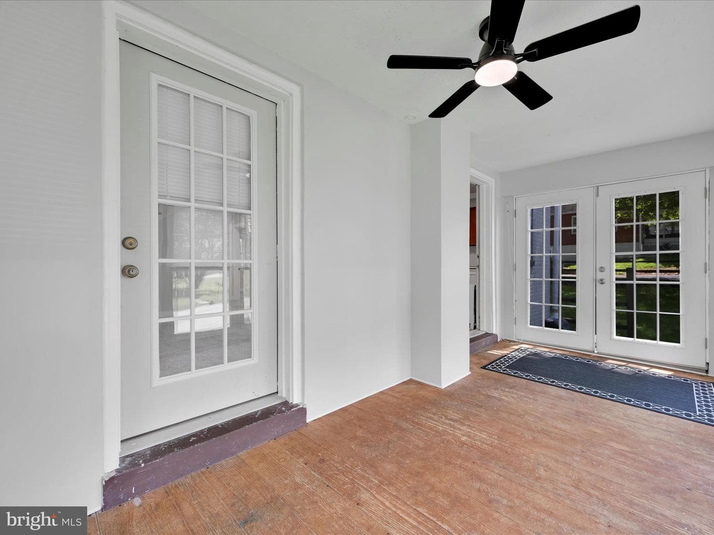 109 Hillside Street photo 5