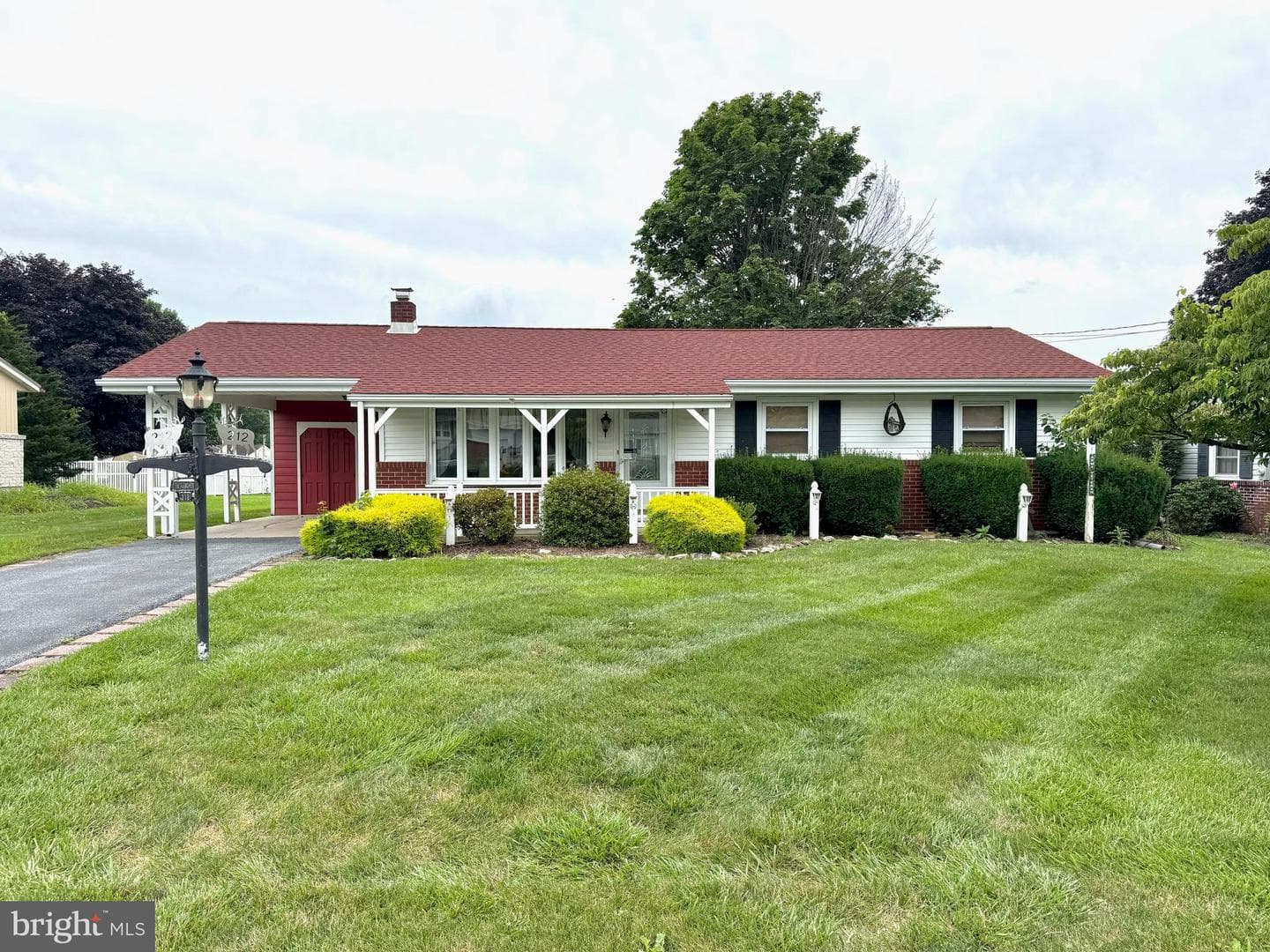 212 W Grant Avenue photo 1