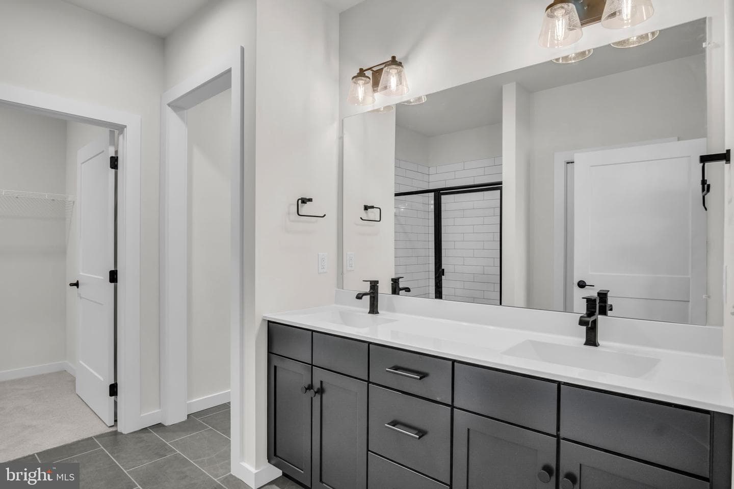 141 Bellflower Avenue photo 11