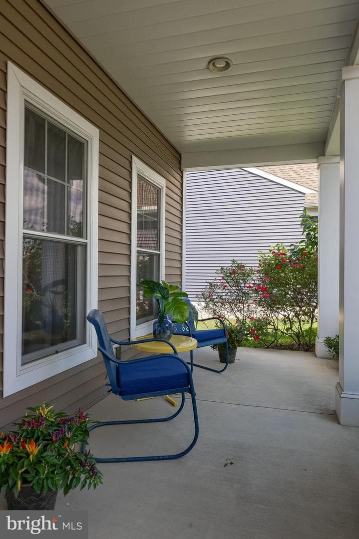 1076 Alden Way photo 5