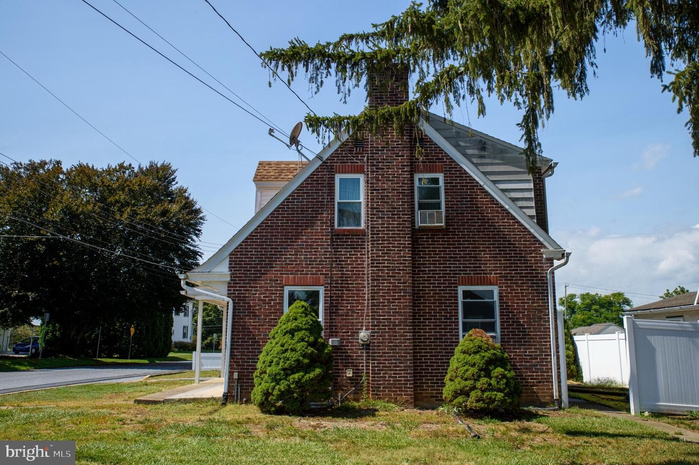 7 Ridge Avenue photo 3