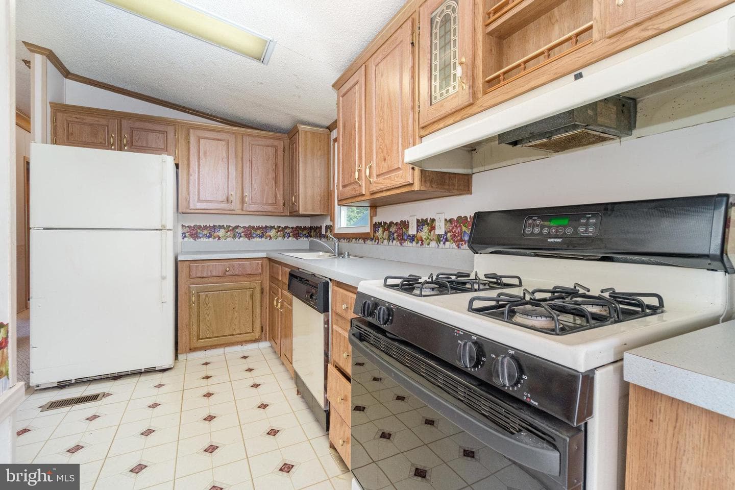 624 W Cedar Street photo 11