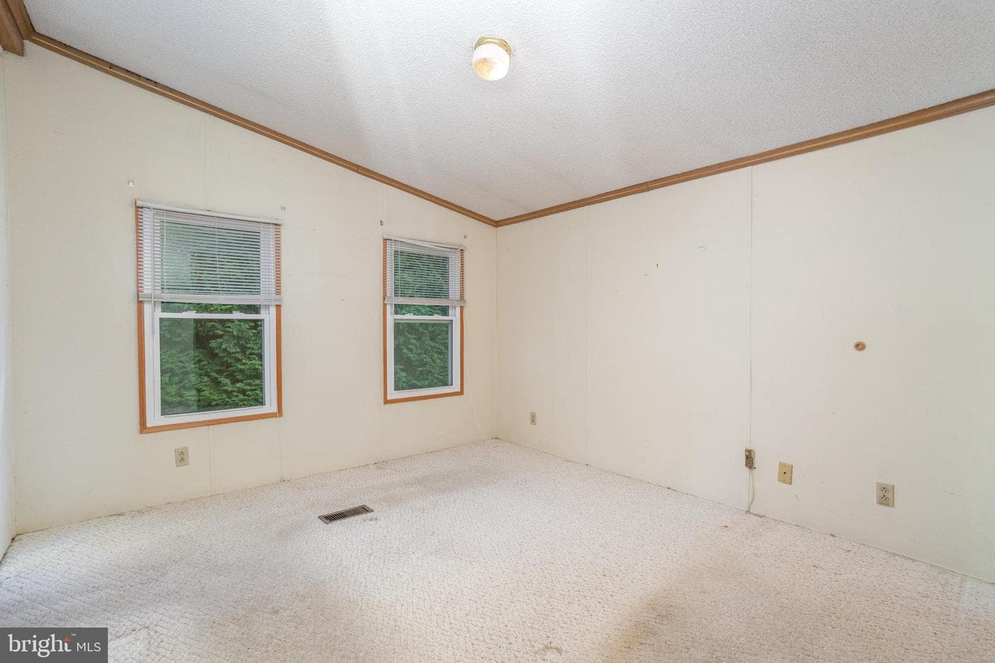 624 W Cedar Street photo 14