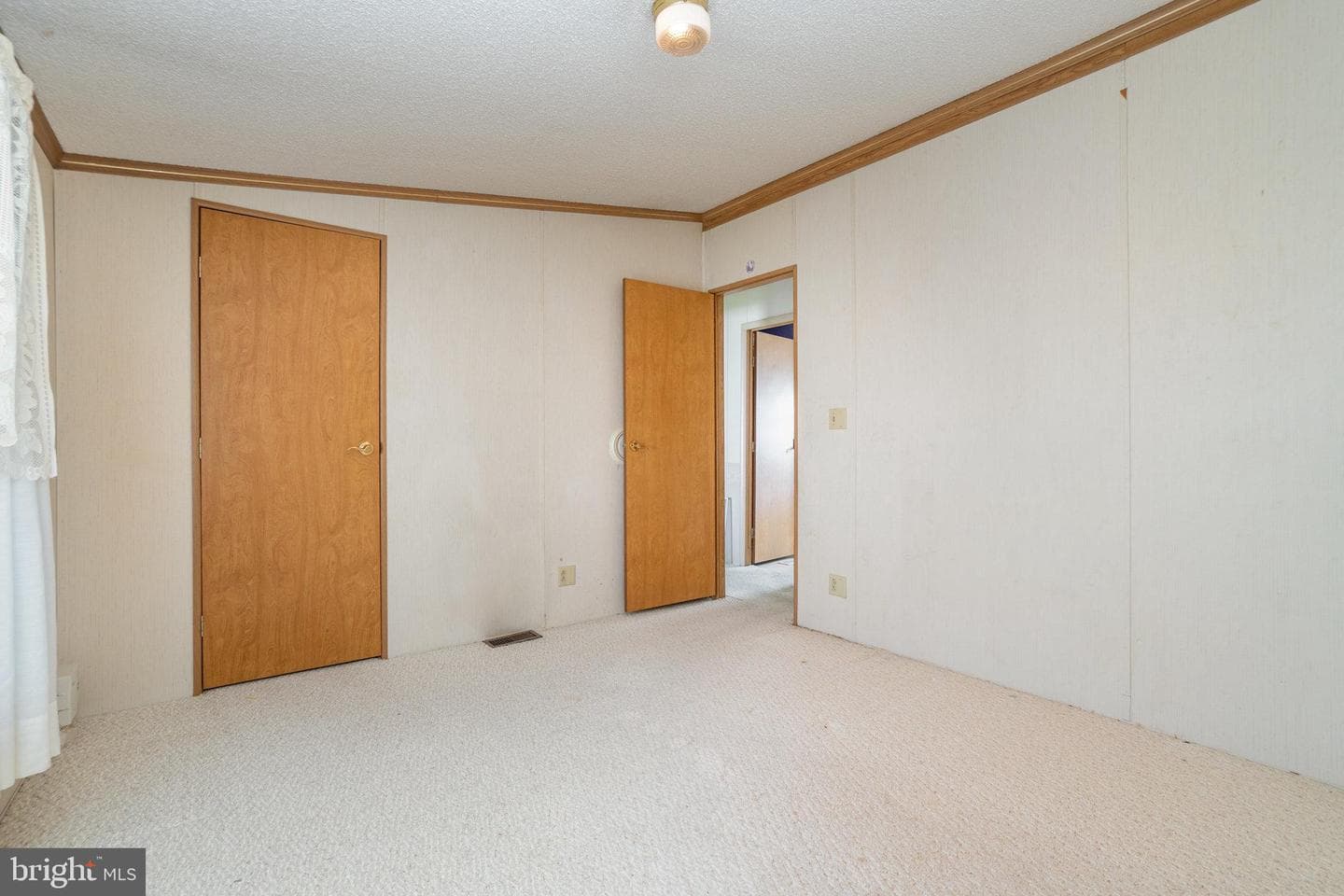 624 W Cedar Street photo 23
