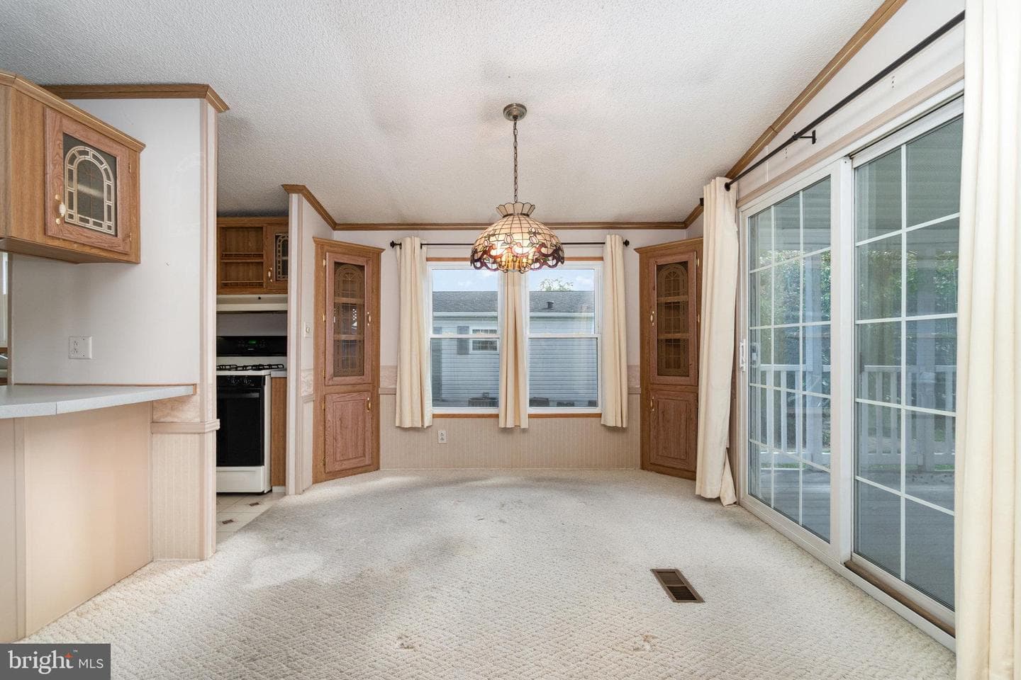 624 W Cedar Street photo 8