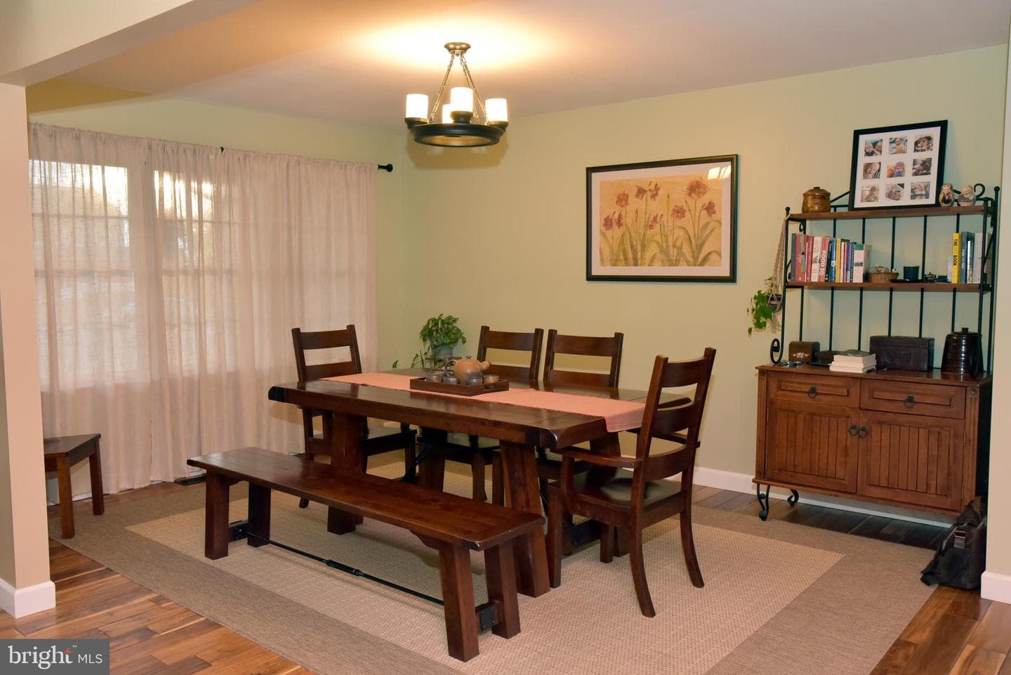 1596 Colonial Circle photo 8