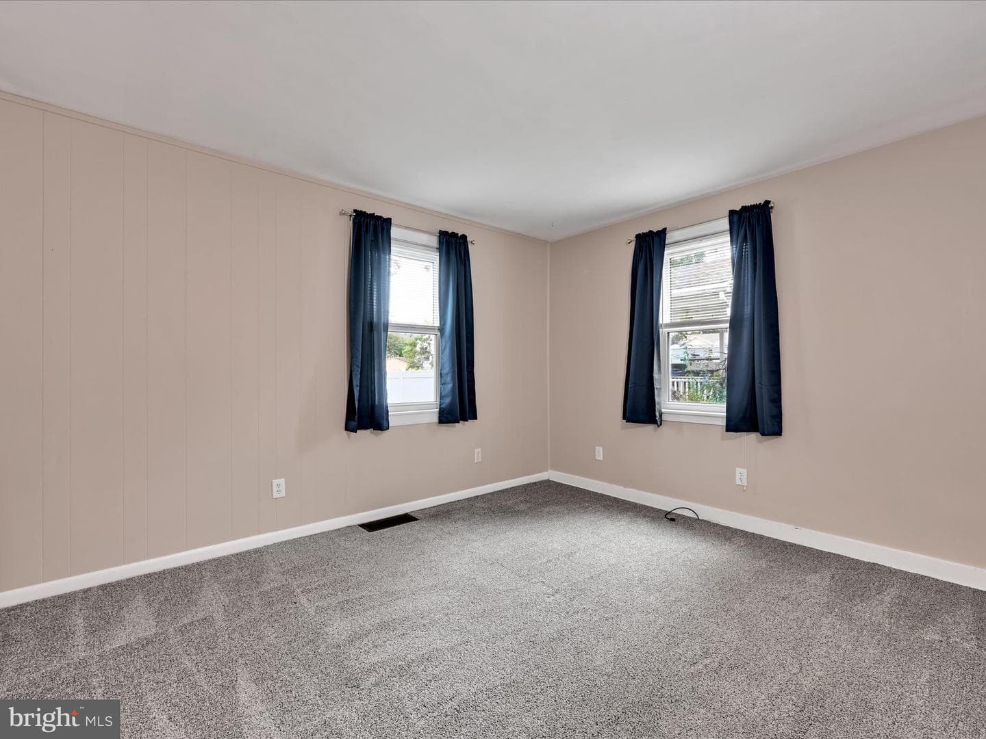 37 Willow Avenue photo 22