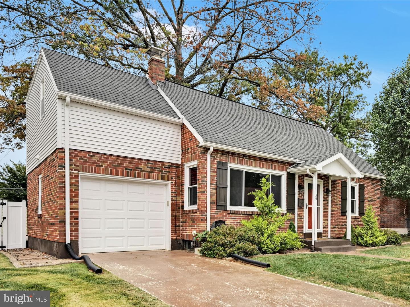 37 Willow Avenue photo 3