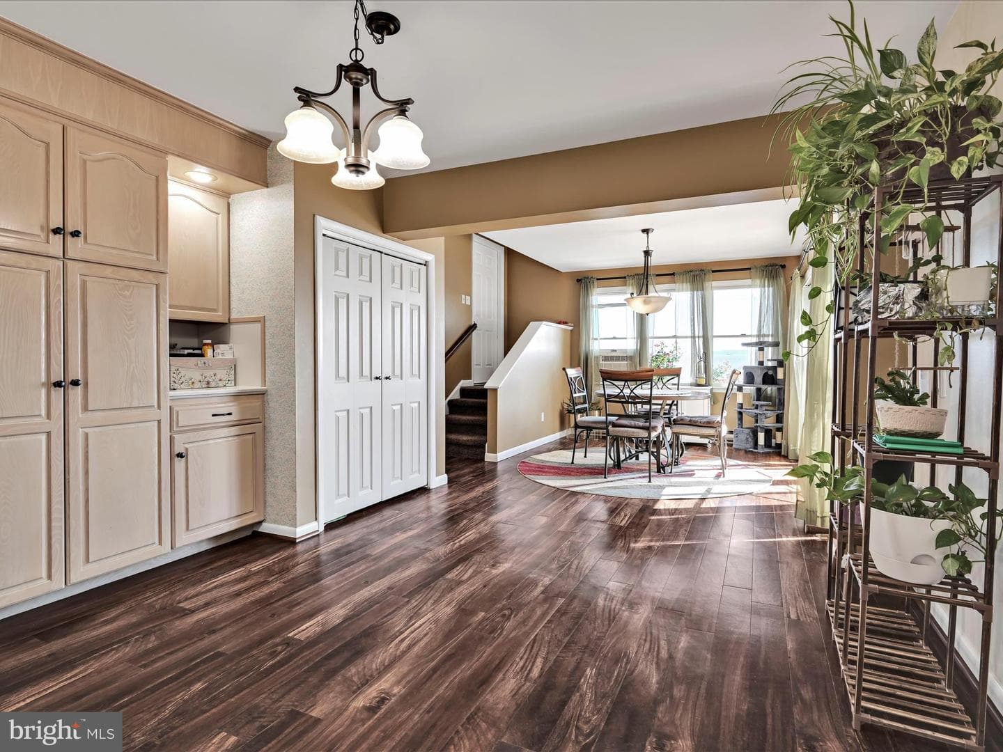 544 N College Street photo 10