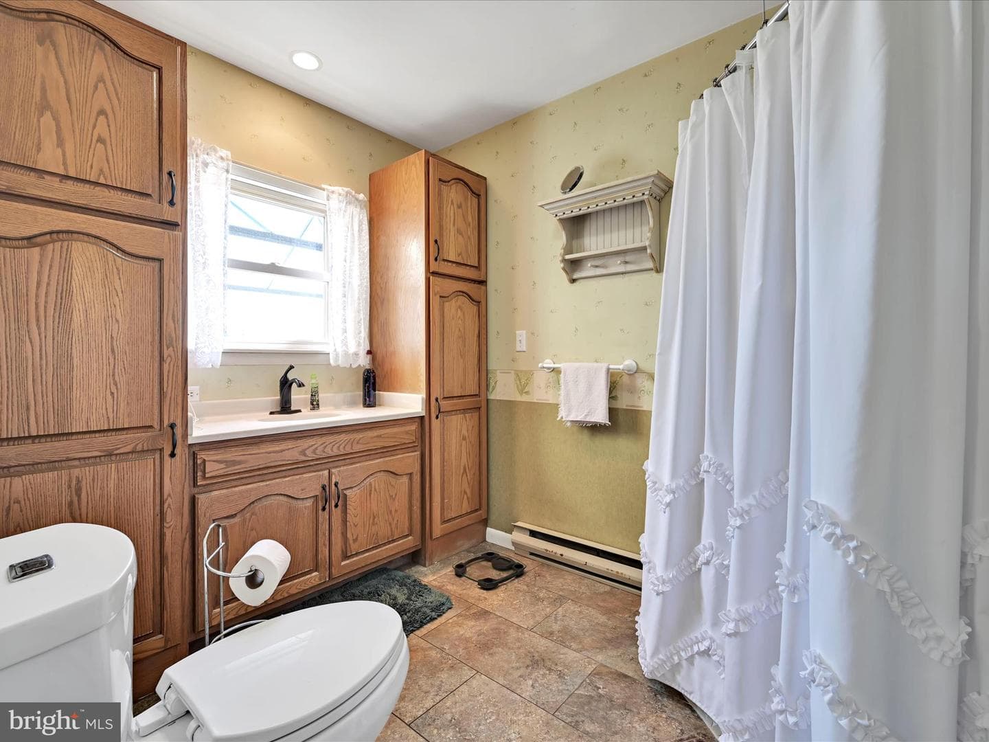 544 N College Street photo 13